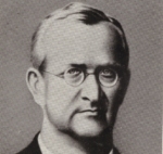 Fotografia przedstawia portret dr. Maxa Toeppena jako dyrektora Gimnazjum Elbląskiego