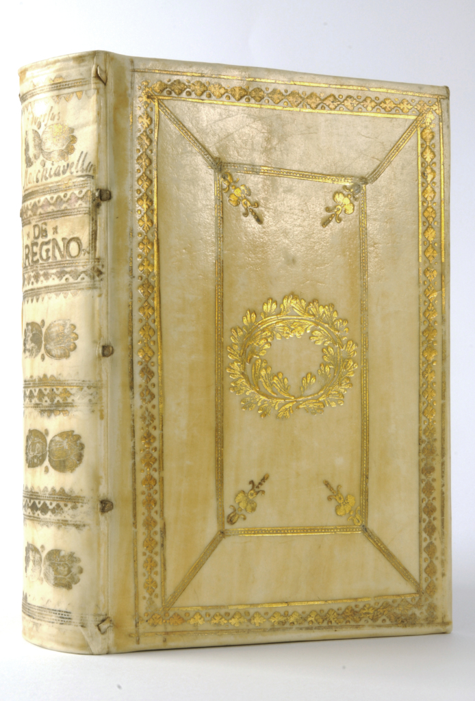 XVI-wieczna złocona oprawa pergaminowa - Gentillet Innocent, Commentarii de regno avt qvovis principatu recte et tranquille administrando, 1577